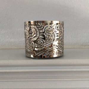 3 wick candle holder wave design